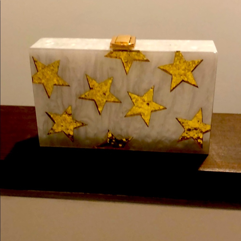 Acrylic clutch